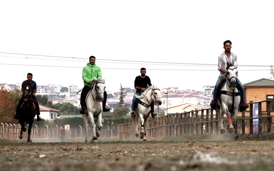 Rahvan atlar Cumhuriyet için koştu