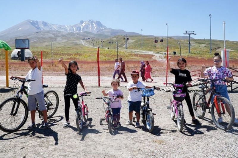 Şampiyon bisikletçiler Erciyes